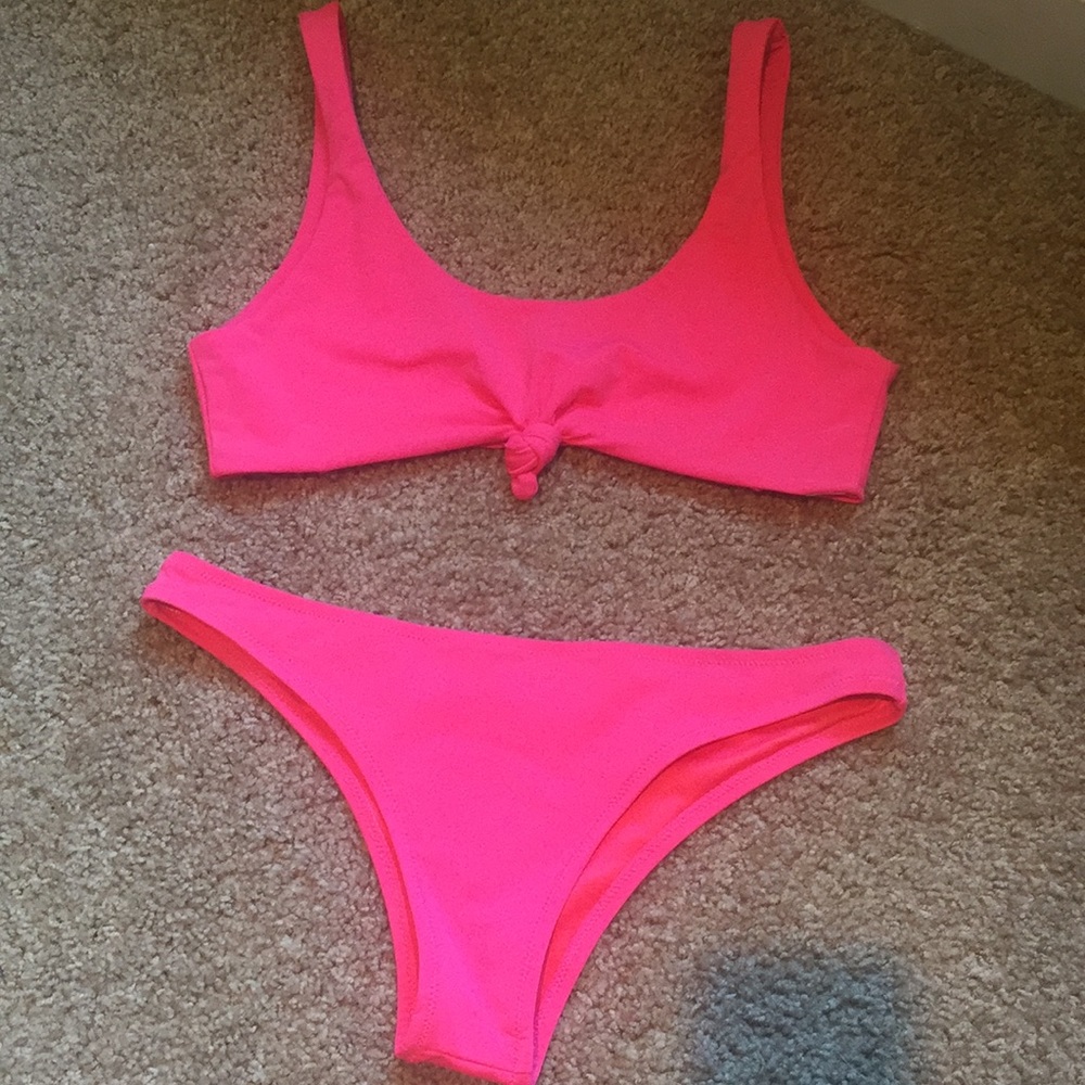 Brand new!!! Front tie bikini 👙
